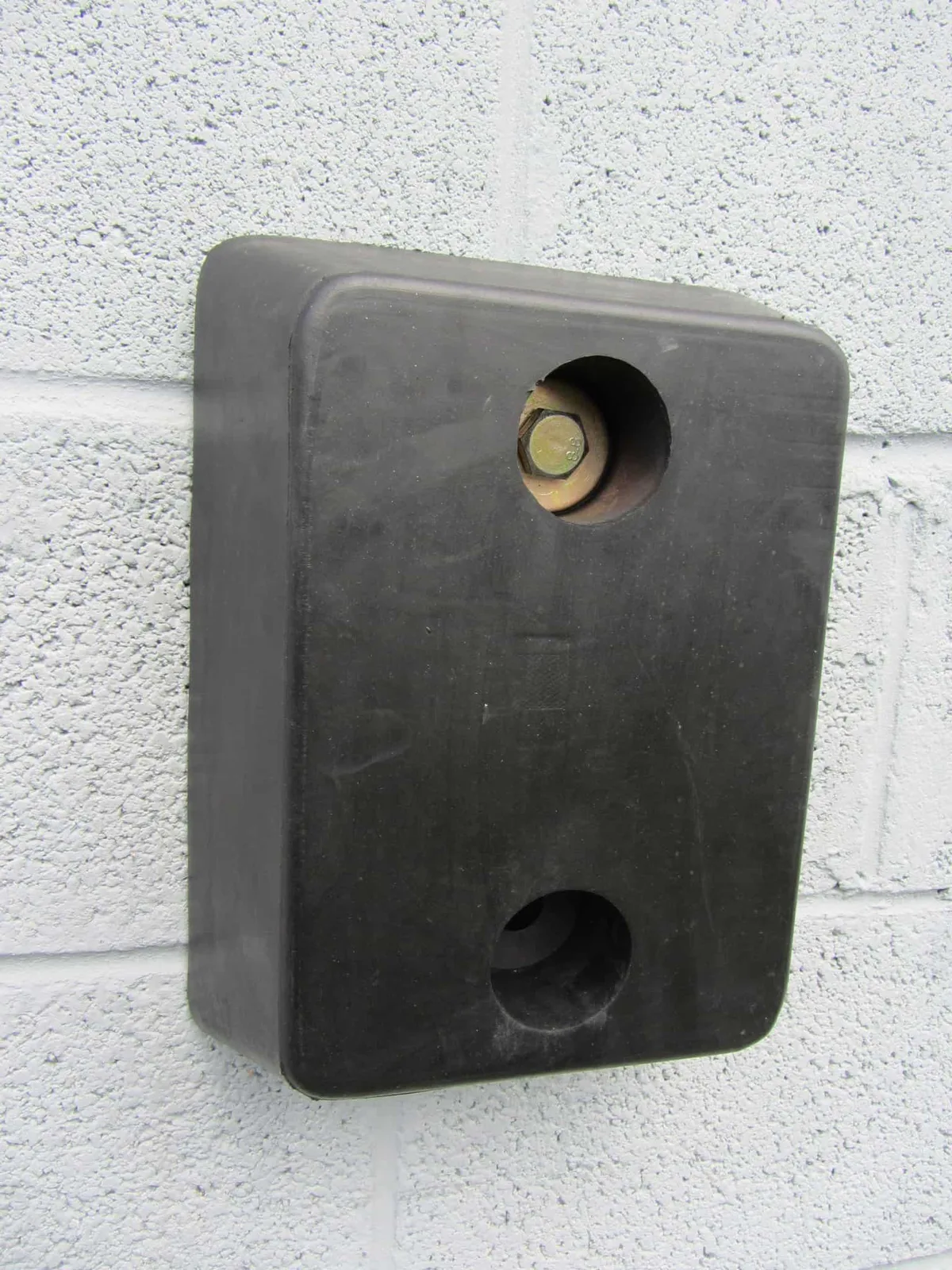 Loading Dock Bumpers: Placement, Height and Fixing Guide