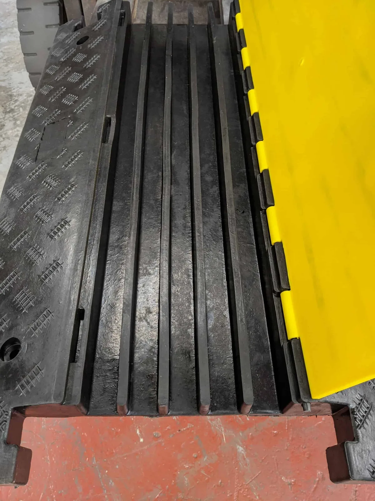 5-Channel Cable Cover Ramp with Lid