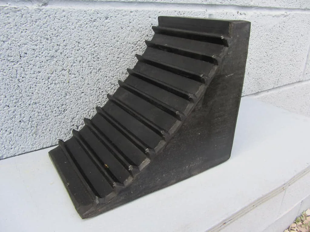 HGV Wheel Chock – Solid Rubber – 230mm x 160mm x 205mm