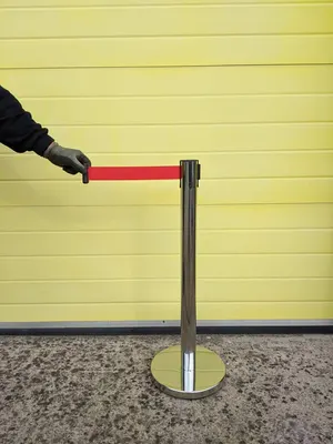 Stainless Steel Pedestrian-Control Bollard (Retractable Belt) – 65 mm × 900 mm