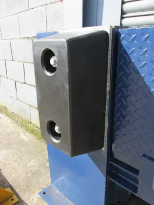 Dock Bumper – 450 x 250 x 150 mm (Rubber, Extended Projection)