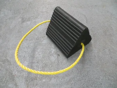 Aircraft Wheel Chock – 225mm x 250mm (195mm high)