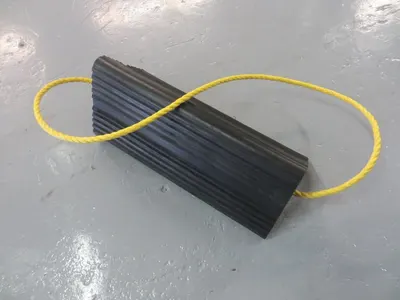 Aircraft Wheel Chock – 225mm x 500mm (195mm high)