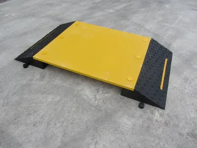 Pedestrian Hose Ramp with Solid Platform – 1560 x 880 x 125 mm